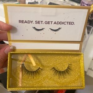 Brand new natural lashes